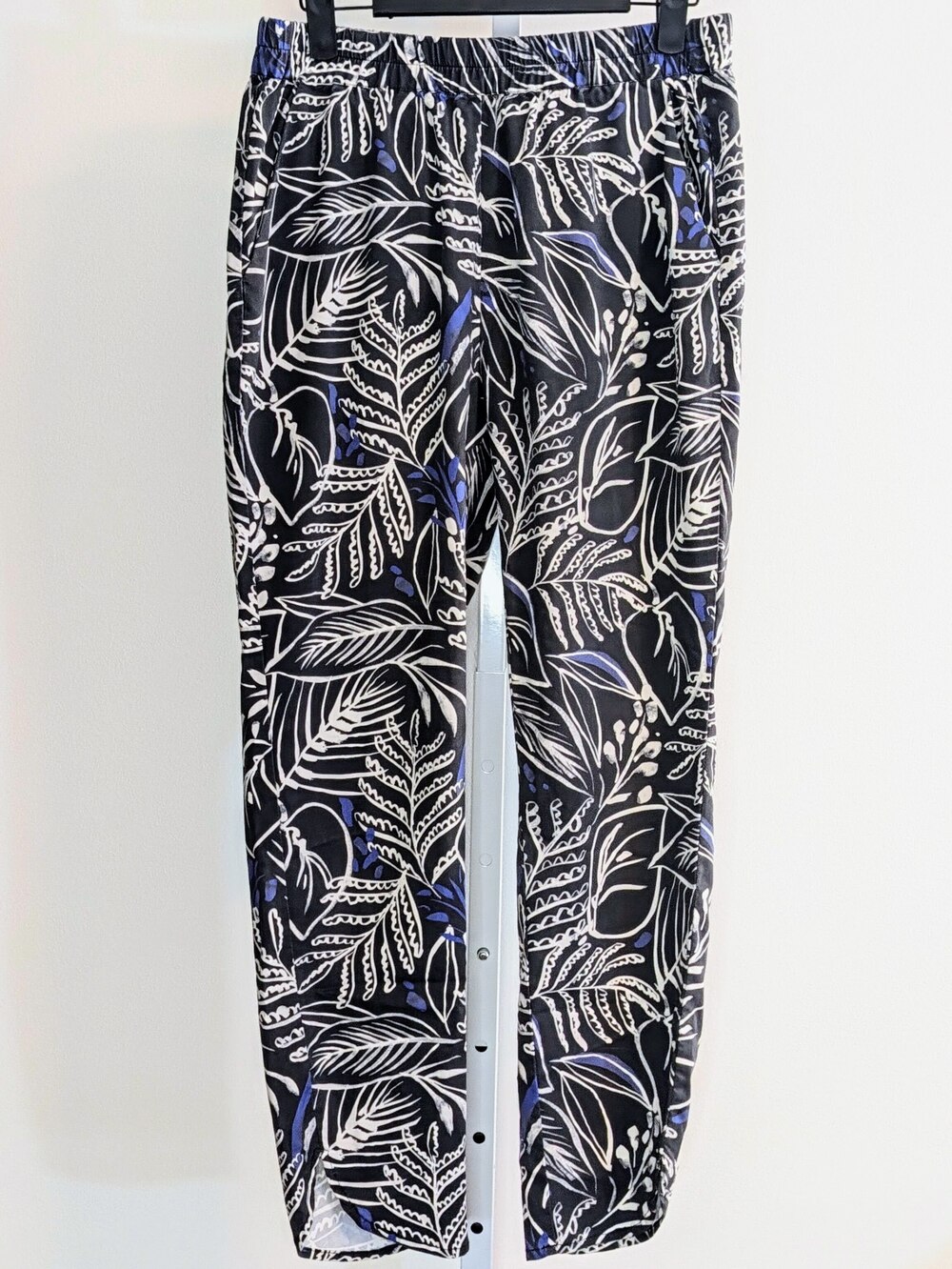 Marine Layer Re-Spun Allison Pant - Navy Tropical Leaf